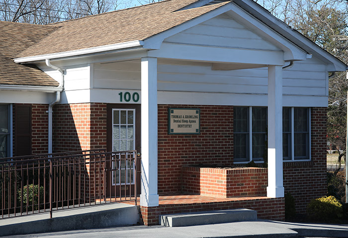 Outside view of Dr. Gromling's dental office